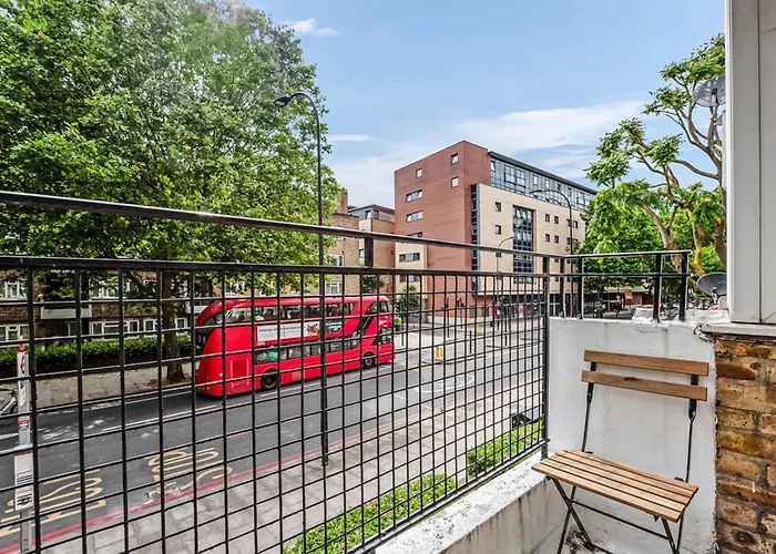 Spacious London Bridge Flat